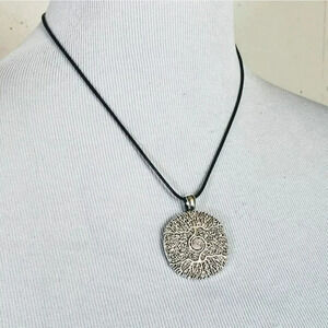Silver tree‎ with roots round pendant necklace